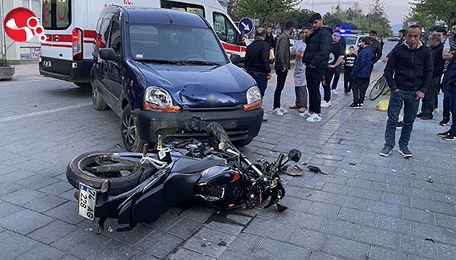 Kavşaktan dönüyordu