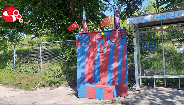 Fanatik Çeşme şampiyonluk renklerine vüründü