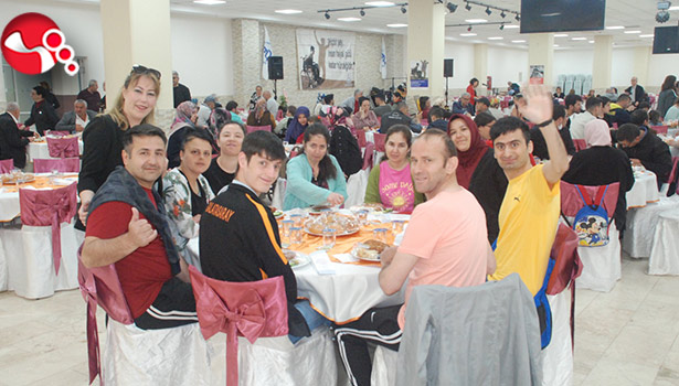 Engelliler Derneği kahvaltıda bir araya geldi