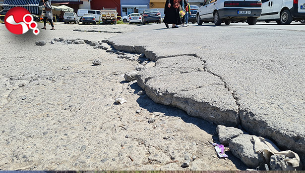 Otoparkta bozuk yol tepkisi