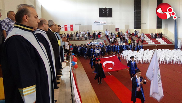 Ereğli Eğitim Fakültesinde mezuniyet coşkusu...