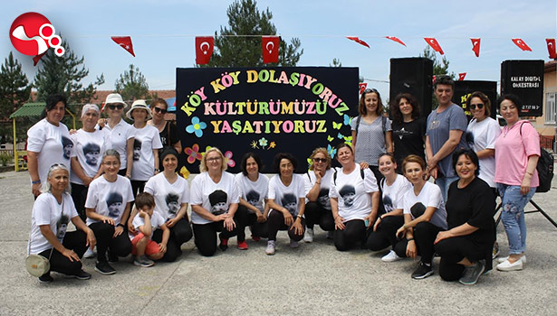 Köy köy dolaşıp kültürü yaşatmaya çalışıyorlar