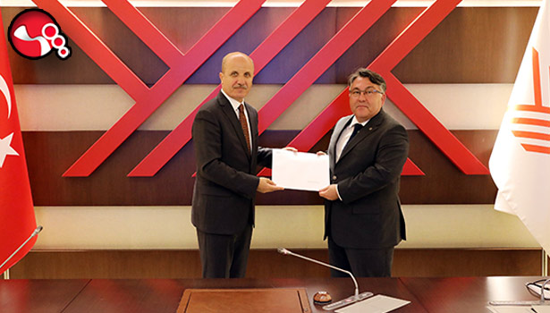 Rektör Özölçer, Mazbatasını aldı