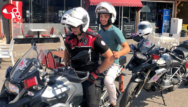 Sınava geç kalan ve kimliğini unutanlar sınava yetiştirildi