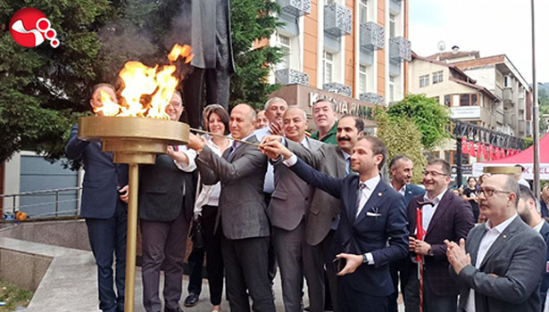 Baston ve Kültür Festival'inde meşale ateşlendi