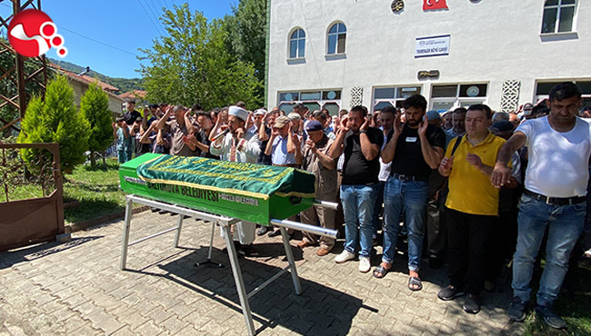 Evinde ölü bulunan gurbetçi toprağa verildi: Torunu gözaltında