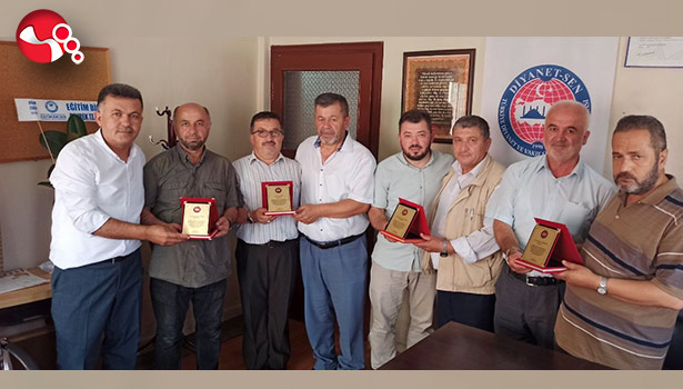 Emekli olan din görevlilerine plaket verildi