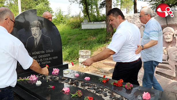 Şemsi Denizer, mezar,ı başında, anıldı,