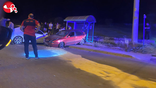 Otomobiller çarpıştı: 2 yaralı