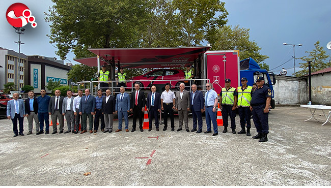 “Mobil Trafik Eğitim Aracı” ve “Emniyet Kemeri Simülasyon Aracı” Zonguldak’ta