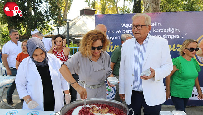 Kdz. Ereğli Belediyesi aşure dağıttı…