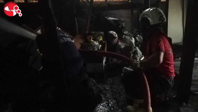 Çatı yangını paniğe neden oldu