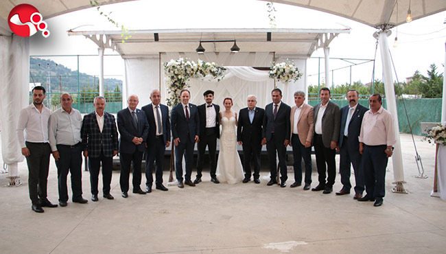 Belediye Başkanı kızını evlendirdi…