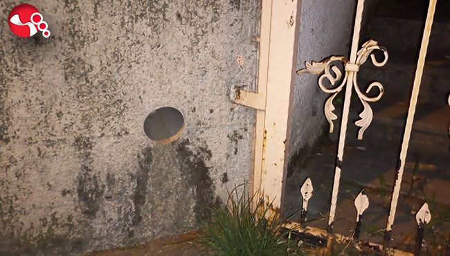 Atık su borusuna sıkıştı!