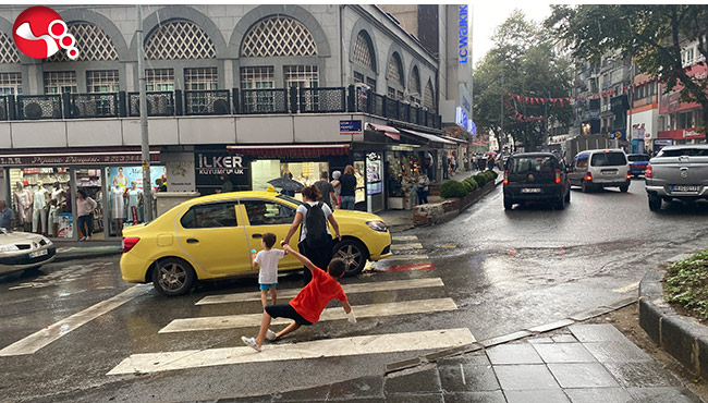 Beklenen yağmur geldi, hazırlıksız yakalandılar
