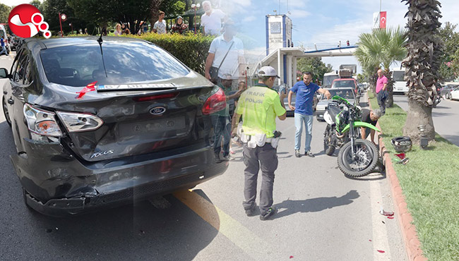 Motosiklet otomobile çarptı!