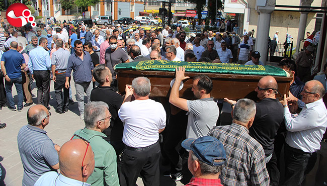 Emekli eğitimci son yolculuğuna dualarla uğurlandı