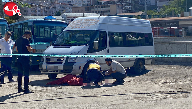 Dolmuşun altında kaldı!