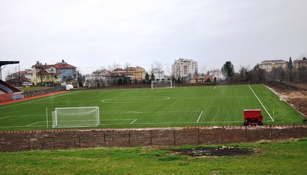AKÇAKOCALILAR MAÇLARI ARTIK YENİ SAHASINDA OYNAYACAK