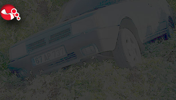 Otomobil tarlaya uçtu