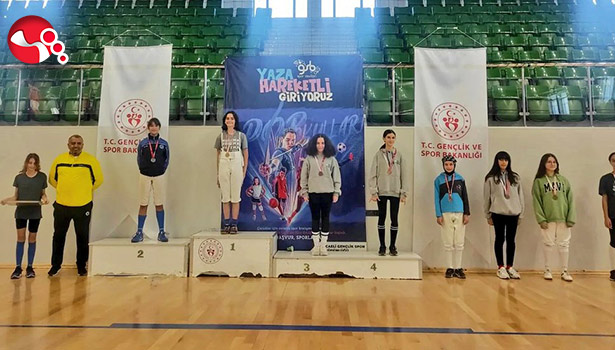 Bronz madalyayla döndüler!..