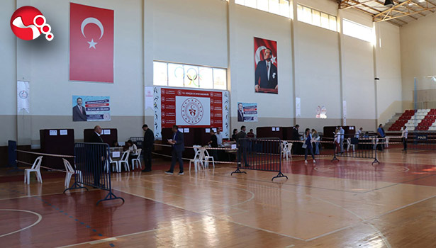 Oy kullanma işlemi başlasdı