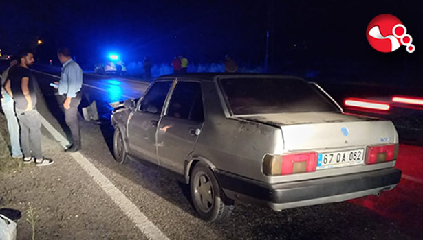 Otomobil traktöre çarptı: 2 yaralı