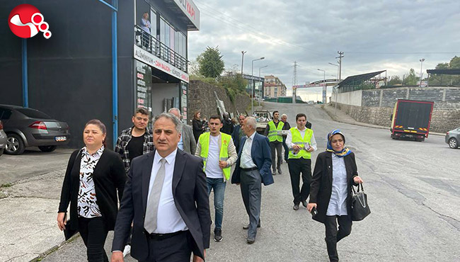 Başkan Bozkurt sanayi esnafına lokum dağıttı