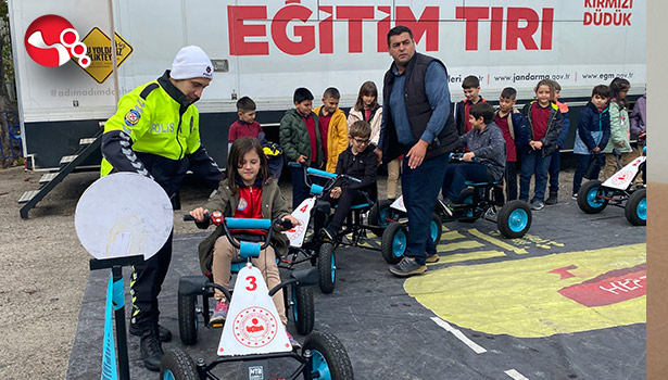 Öğrencilere trafik eğitimi