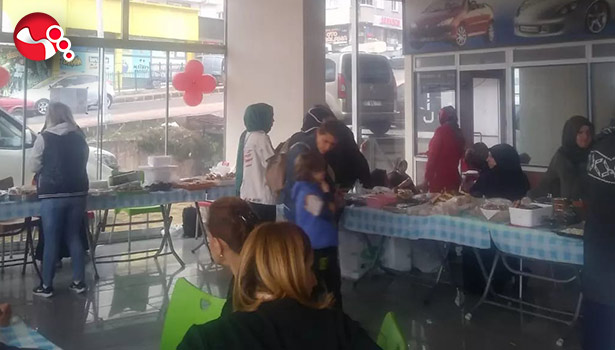 AK Partili Kadınlar Hayır Çarşısı açtı