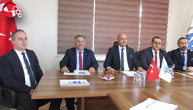 Ünlüer, gazetecilerle buluştu:“BÜYÜK RESME BAKACAĞIZ”