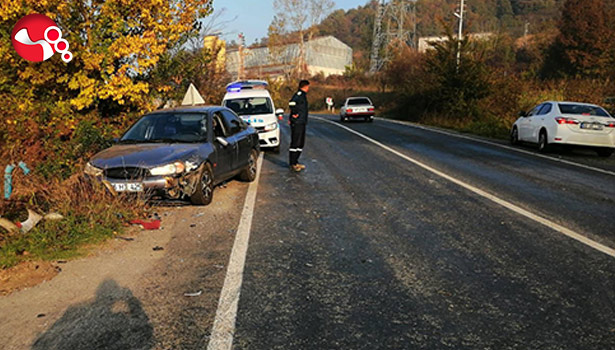 Otomobil ile Motosiklet çarpıştı