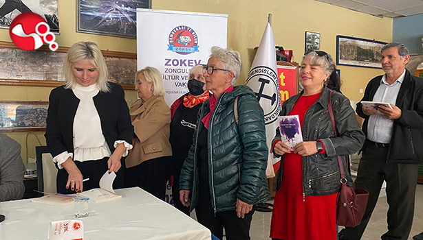 Selma Aydın ilk kitaplarını imzaladı