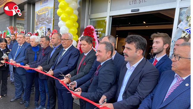 Görkemli açılış