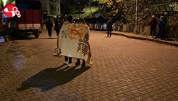 Zonguldaklılar geceyi sokakta geçirdi