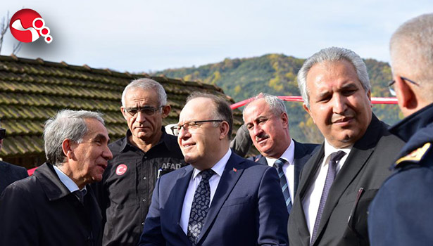 Vali Tutulmaz, depremden etkilenen bölgeyi ziyaret etti