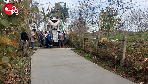 Bin 500 metreküp beton yol çalışması...