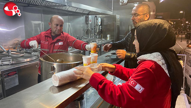Kızılay Ereğli, deprem bölgesinde yardımlarını sürdürüyor