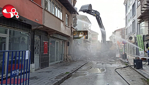 Yıkımlara başlandı