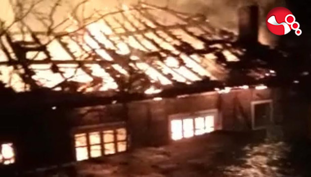 Ev alevlere teslim oldu