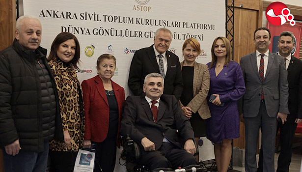 Yılın Gönüllüsü ödülü Başkan Şentürk’ün…