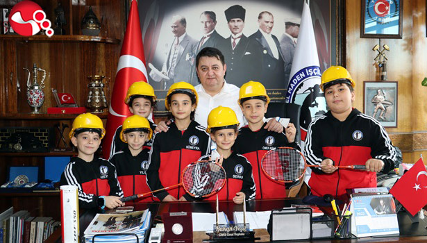 Badminton sporcuları GMİS’i ziyaret etti