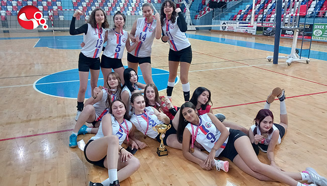 Kdz. Ereğli'li voleybolculardan 3 kupa