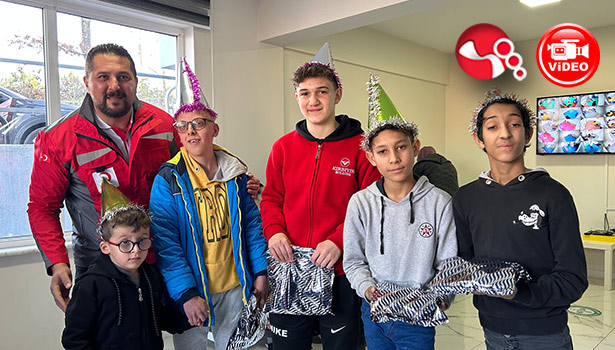 Kızılay yeni yıl öncesi çocukları sevindirdi