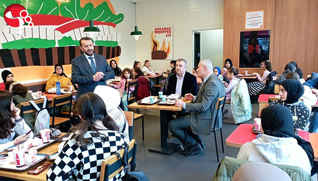 15 Temmuz Şehitleri İmam Hatip Ortaokulundan Vakti Kuşanmak etkinliği