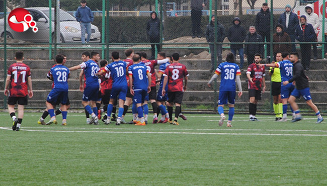 Olaylı maçta kırmızı kart yağmuru