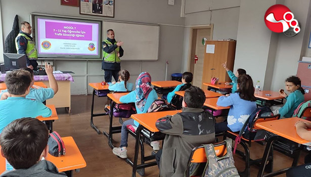 Minik öğrenciler Trafik Kurallarını öğrendi