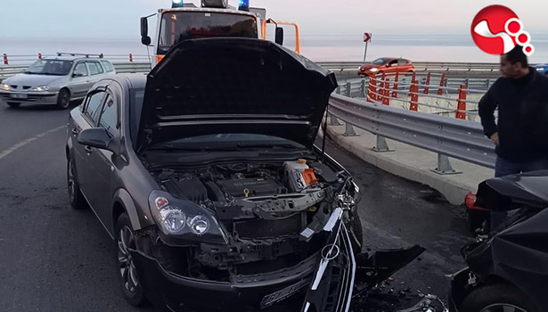 Otomobiller çarpıştı: Yaralılar var