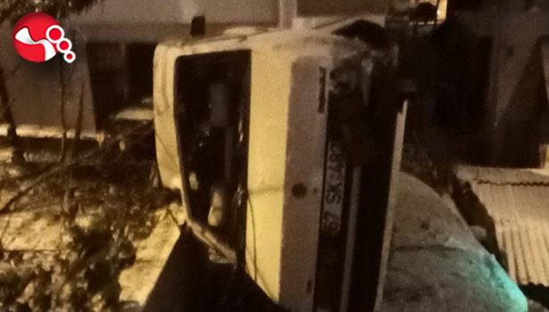 Aracın üzerine uçtu