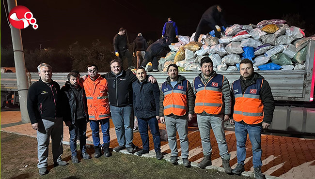 İhtiyaç Malzemelerini Deprem Bölgesine ulaştırdılar